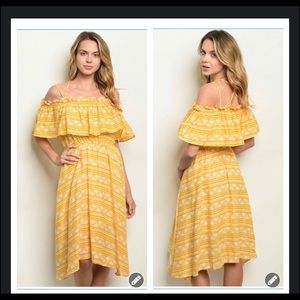 ✔️ SOLD ✔️ Yellow and Off white off the shoulder sundress